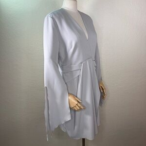 Grace Willow Light Gray Faux Wrap Slit Sleeves Plunging V-Neck Dress Size 8 EUC